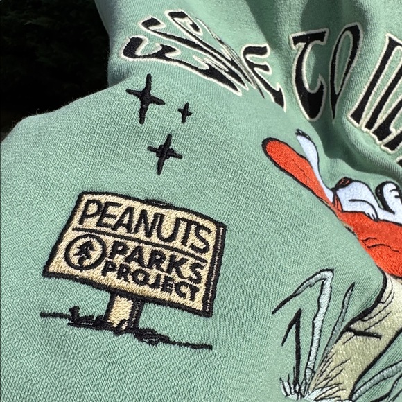 😍 PARKS PROJECT X PEANUTS SNOOPY FLEECE CREW TOP - Picture 13 of 16